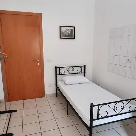 דירה Bologna Hosting Economy - Soggiorni Convenienti A Bologna בולוניה