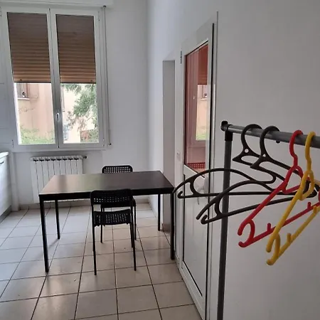 דירה Bologna Hosting Economy - Soggiorni Convenienti A Bologna בולוניה