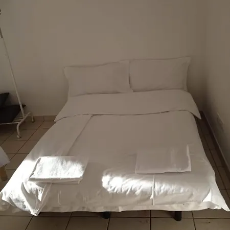 Apartament Bologna Hosting Economy - Soggiorni Convenienti A Bologna