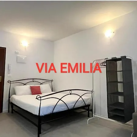 Apartament Bologna Hosting Economy - Soggiorni Convenienti A Bologna Bolonia