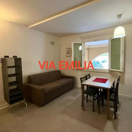 Apartament Bologna Hosting Economy - Soggiorni Convenienti A Bologna