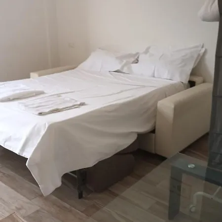 Apartament Bologna Hosting Economy - Soggiorni Convenienti A Bologna