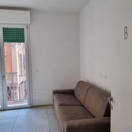 公寓 Bologna Hosting Economy - Soggiorni Convenienti A Bologna *